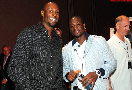 孔帕尼：我们没有“杯赛门将”制度；在混乱中迪亚斯有创造力（孔帕尼：不搞“杯赛专职门将”；迪亚斯在乱局中更具创造力）