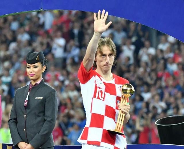 NBA：湖人遭遇惨败 浓眉受困犯规困扰（NBA：湖人大比分失利，浓眉深陷犯规困境）