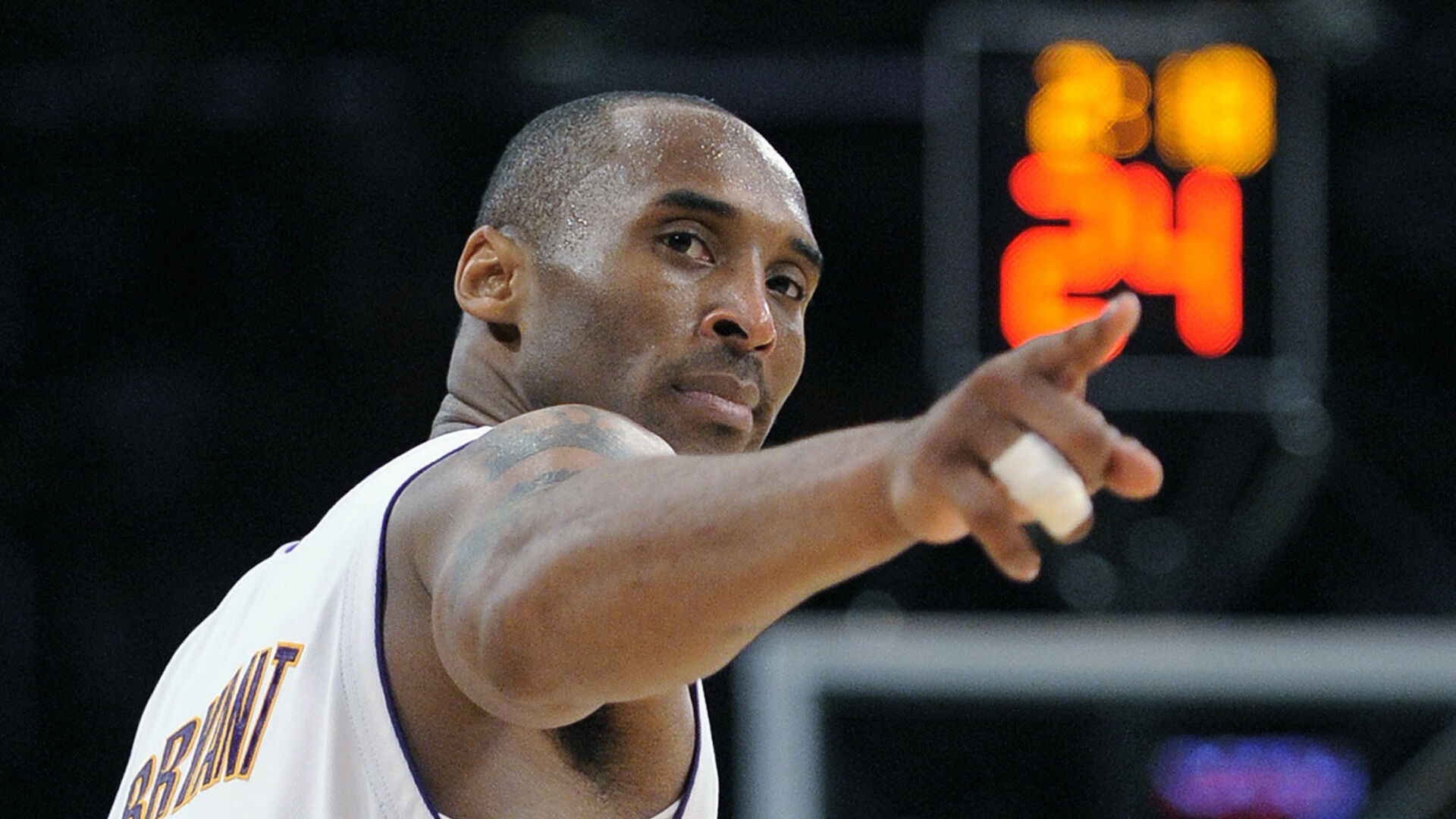 篮球火箭球员连续三场抢断上双（火箭球员三连场抢断上双）