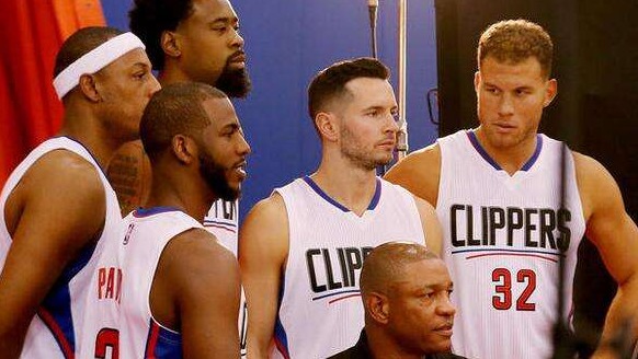 NBA季后赛展望：东西部首轮对阵预测（NBA季后赛前瞻：东西部首轮较量预测）