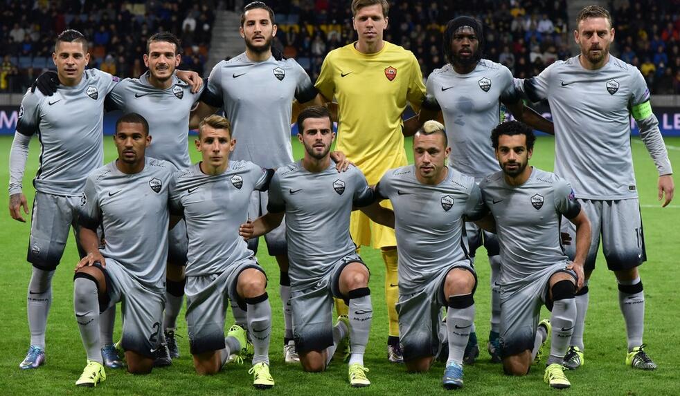 天空体育：齐尔克泽希望留在曼联，红魔也没有积极出售他（天空体育：齐尔克泽愿留曼联，红魔暂无出售意愿）