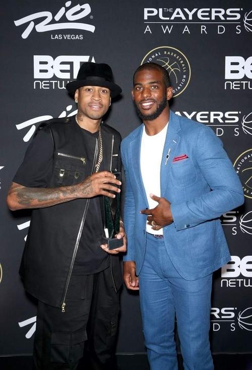 利物浦利好 利雅得新月有意签萨拉赫 2亿年薪 转会费超5300万欧（利物浦迎利好：利雅得新月开出2亿年薪求购萨拉赫，转会费超5300万欧）