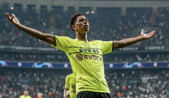 起伏太大！凤凰首节36分&第二节仅得12分，半场落后4分（凤凰状态过山车：首节36分、次节仅12分，半场落后4分）