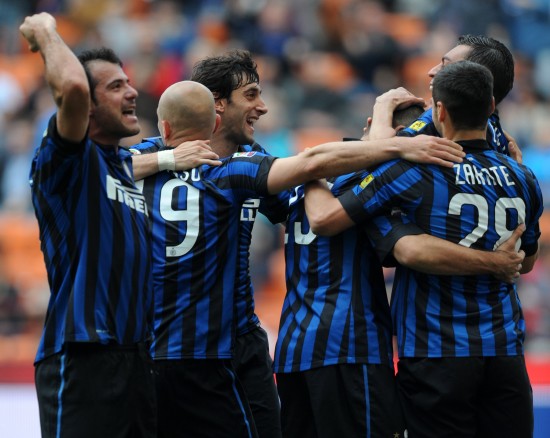 格拉斯纳：曼城的进攻令人印象深刻，但在防守端有可乘之机（格拉斯纳：曼城火力惊人，防线仍有破绽）