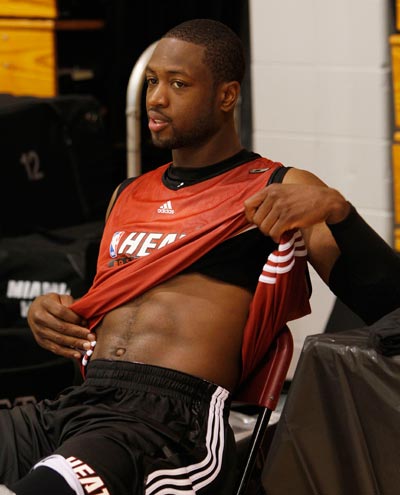 亚冠前瞻：海港PK首尔盼摆脱垫底 国安迎出线生死战（亚冠看点：海港对决首尔求翻身，国安生死一战争出线）