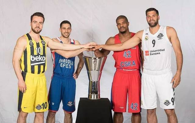 迪玛利亚优雅盘带演绎绿茵华尔兹（迪玛利亚用细腻脚法奏响草场圆舞曲）