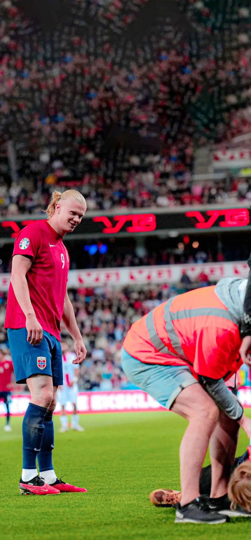 詹姆斯拒谈JR史密斯事件，回应明天做得更好（詹姆斯对JR史密斯风波避谈：明天会做得更好）