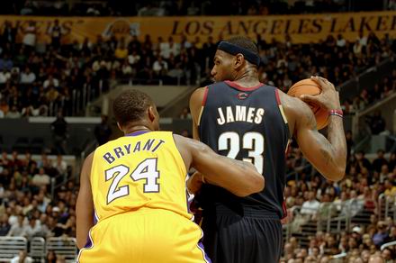 恩比德：最近手指一直有点小毛病，但情况正在不断好转（恩比德谈伤情：手指近期有些小问题，正逐步好转）