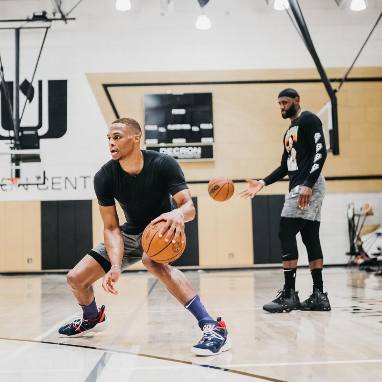 记者：中英青训交流会上对15天7赛进行了反思，会给球员带来风险（记者：中英青训交流会反思15天7赛高密度赛程，或增球员风险）