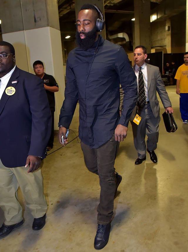 邱彪谈陈林坚首秀三分5中5：他的投篮对于我们非常重要（邱彪：陈林坚首秀三分5投全中，他的投射对球队至关重要）