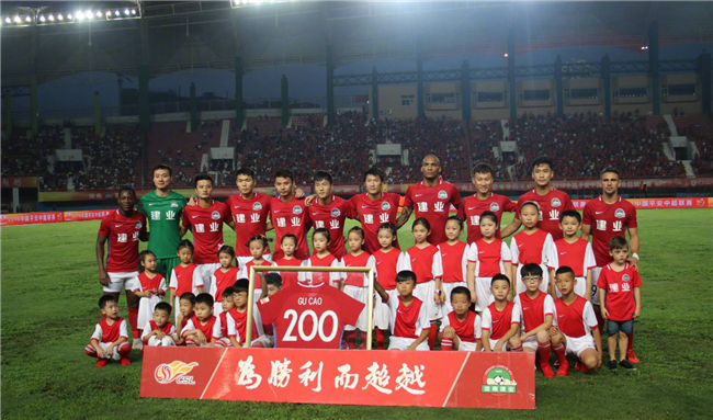 足球世界杯官方公布首批裁判名单，引发讨论（国际足联发布世界杯首批裁判阵容，社会各界热议）