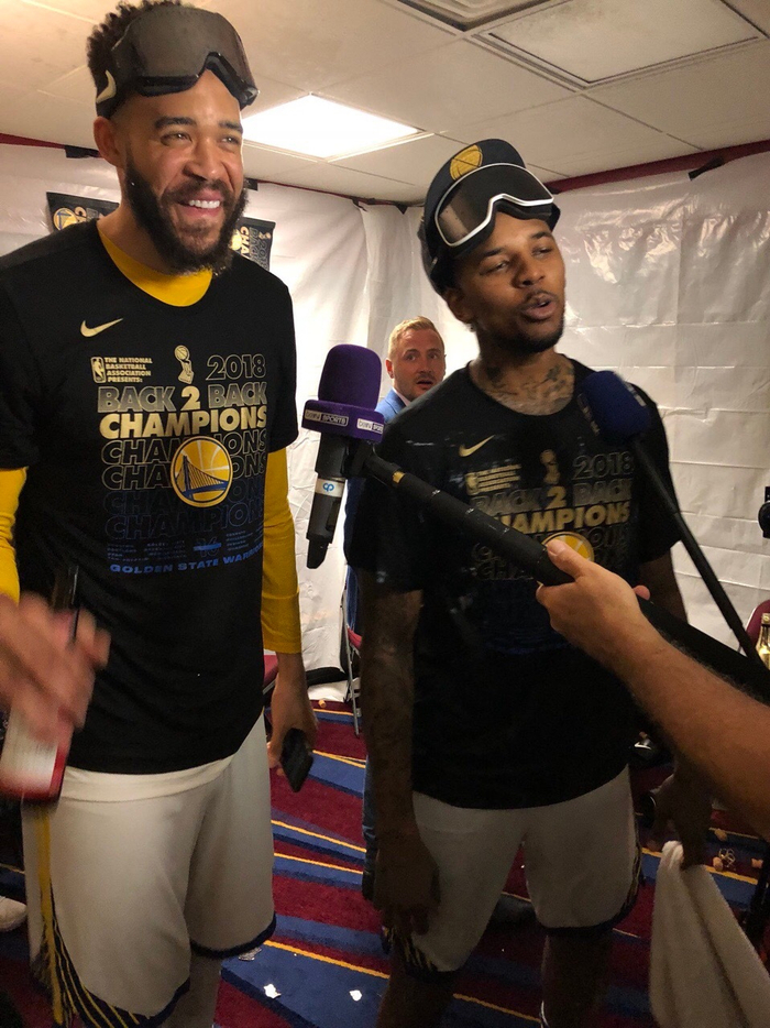 进攻之外，不靠库里！勇士靠什么翻身？（脱离对库里的依赖，进攻之外勇士凭什么触底反弹？）