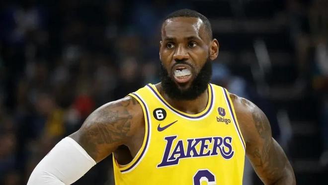 汉密尔顿：最喜欢内马尔和维尼修斯；欣赏梅西的技术（汉密尔顿：钟爱内马尔与维尼修斯，赞赏梅西技术）