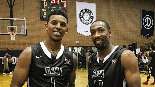 约基奇最后时刻被四人包夹分球底角，沃特森接球大空位绝杀三分打铁（关键时刻约基奇遭四人夹击分球底角，沃特森空位绝杀三分不中）