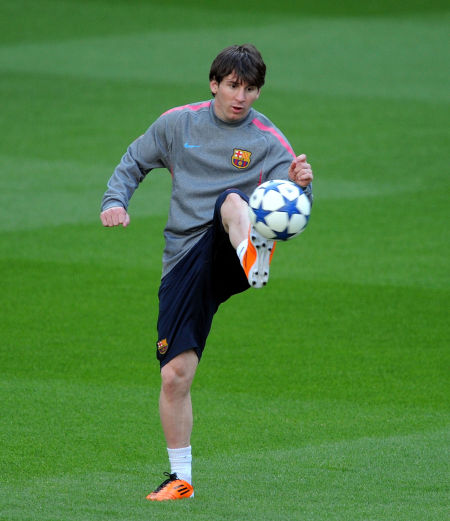 中超联赛总结：积分榜前三分析,（中超联赛盘点：积分榜前三队解读）