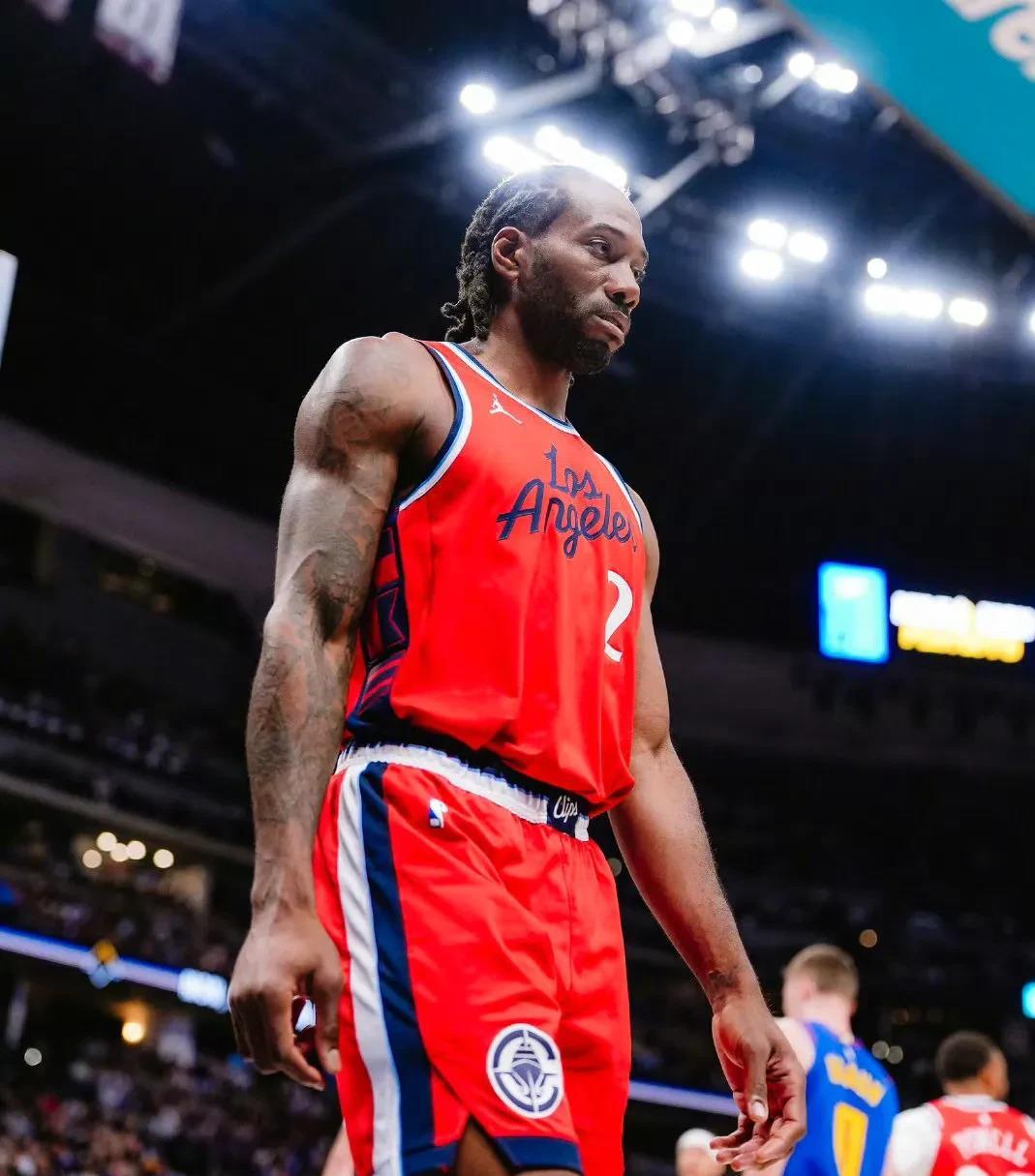 2025中甲乙最佳裁判：李会刚当选中甲金哨，银哨任通（2025赛季中甲乙年度最佳裁判：李会刚加冕中甲金哨，任通获银哨）