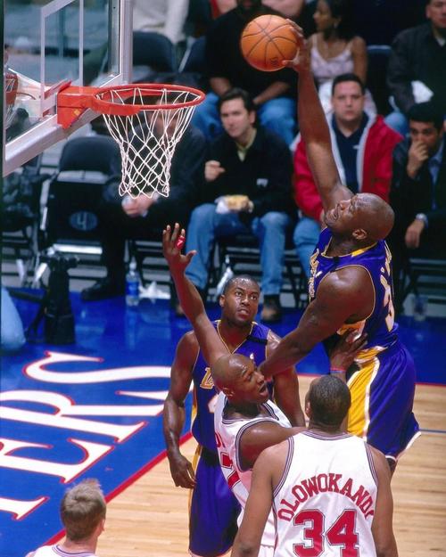 李昂告别海港：我会记住这段美好经历，永远是海港球迷（李昂告别海港：美好岁月铭记于心，我永远是海港球迷）