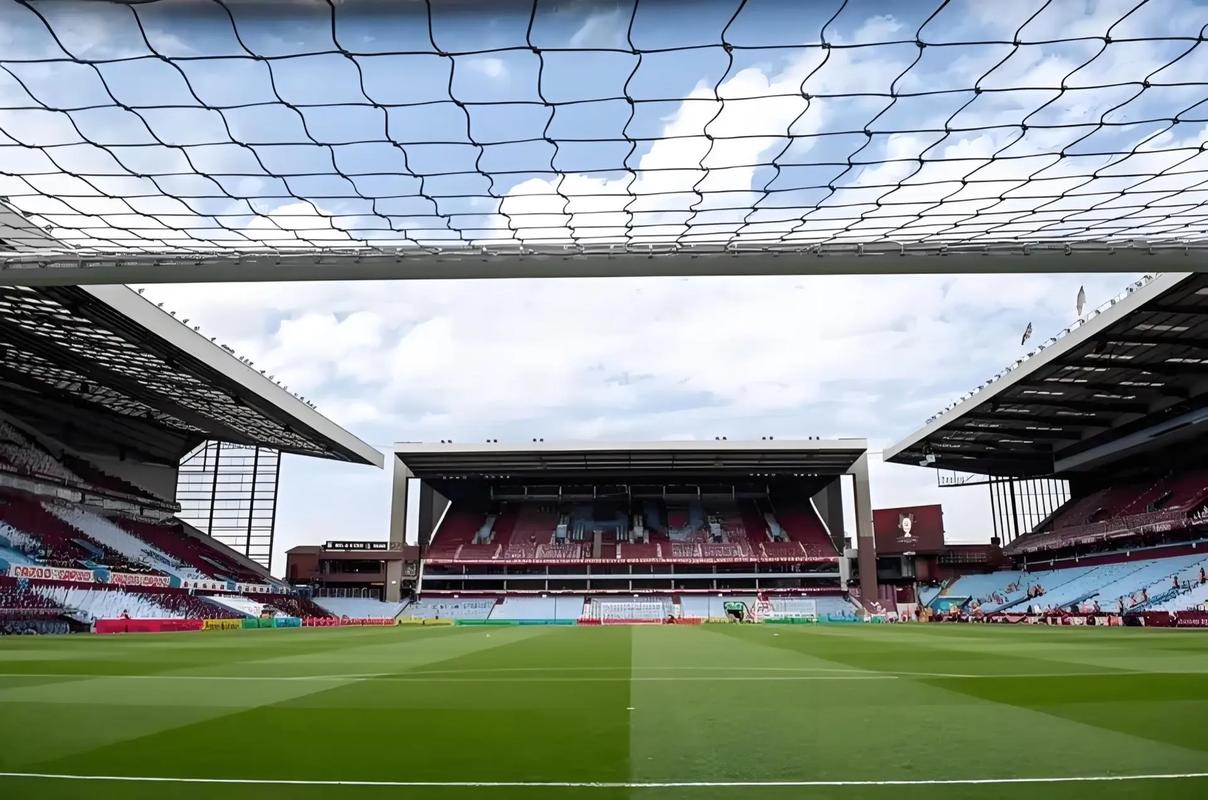 英超前瞻：维拉取分势头强盛，狼队长期低迷仍不见缓和迹象（英超前瞻：维拉势头正盛，狼队颓势难止）