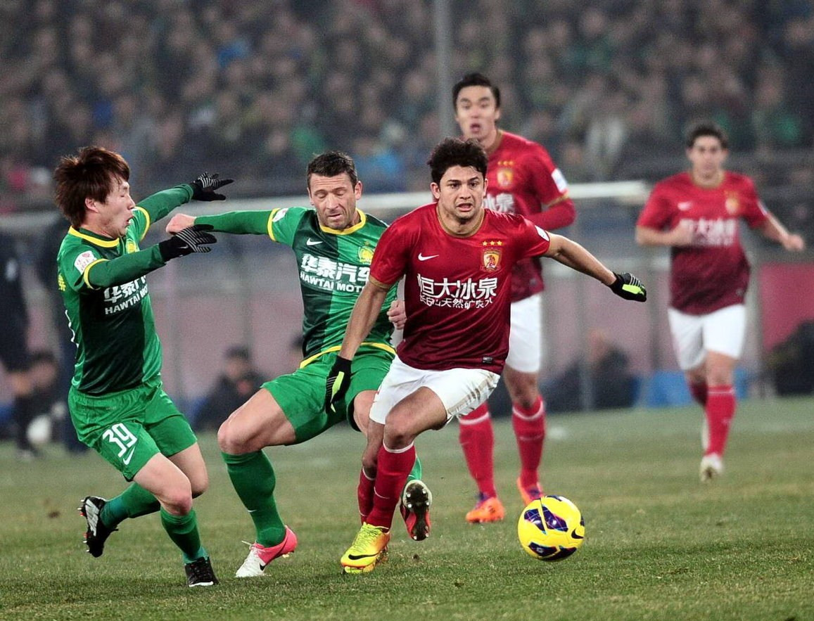 早报：拜仁的四线一十六胜，在我的肩膀上扛着！（早报：拜仁四线豪取16连胜，一肩扛起全队！）